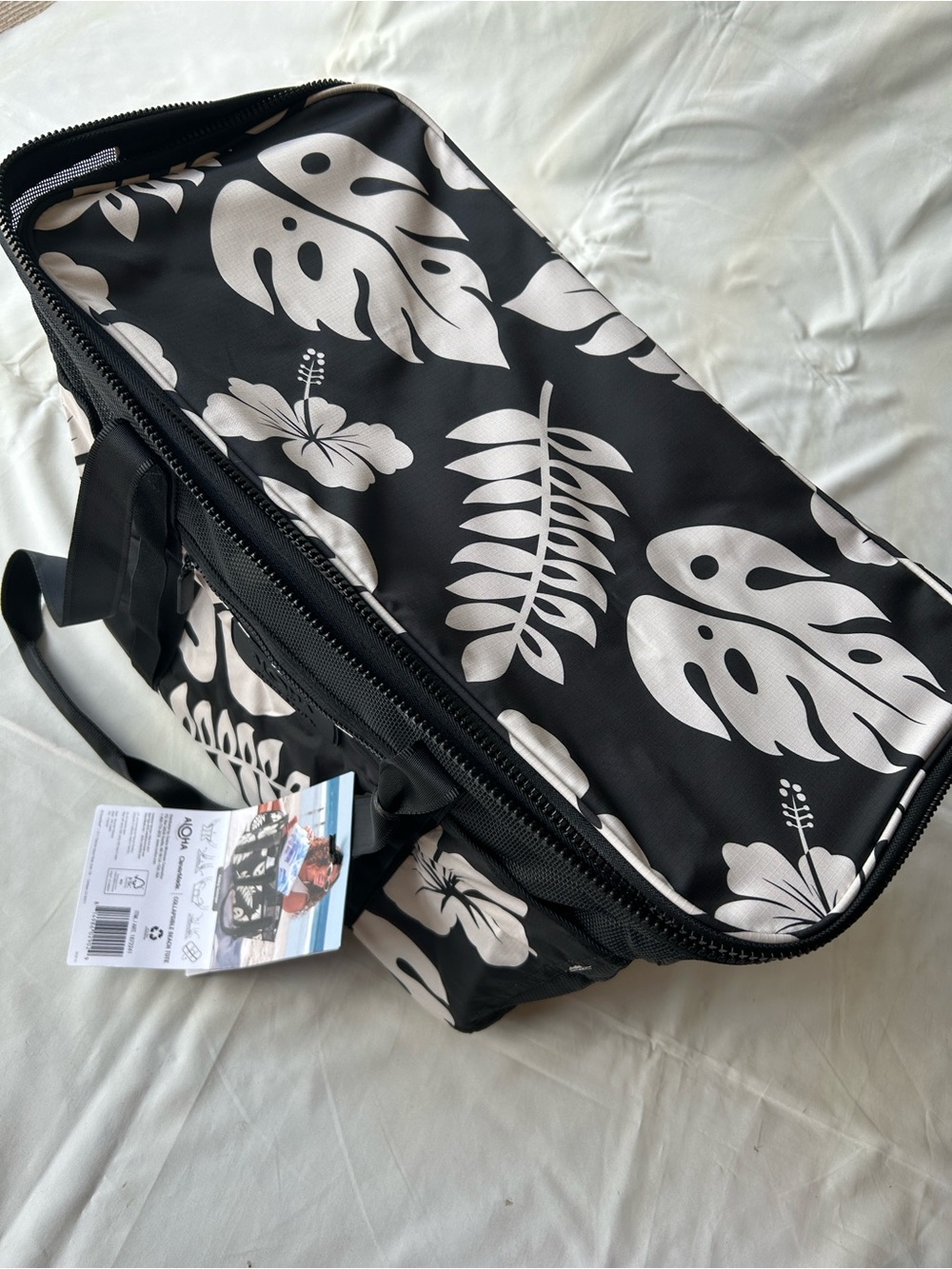 Aloha CleverMade Collapsible Beach Tote - Black & White Tropical Print - Picture 8 of 8